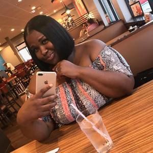 Meet your Posher, Yasmine